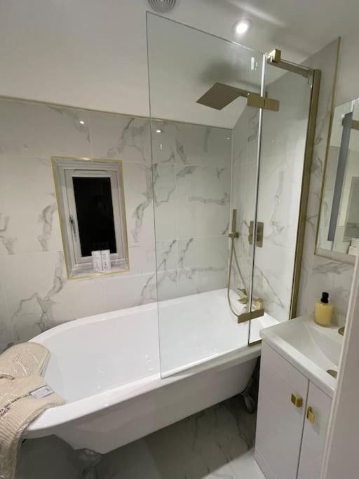 Newly Renovated 3 Bed Property - Countryside Views Dunstall Экстерьер фото